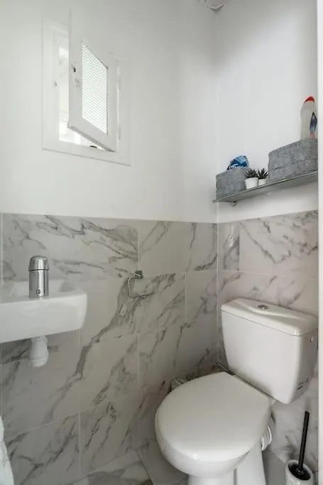 A Refined 2-Bedroom Close Avenue Foch Paris 0*,