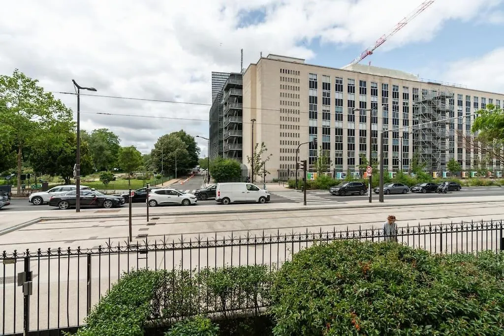 A Refined 2-Bedroom Close Avenue Foch Paris 0*,  France