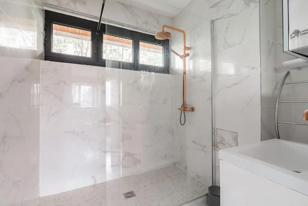 A Refined 2-Bedroom Close Avenue Foch Paris Apartment