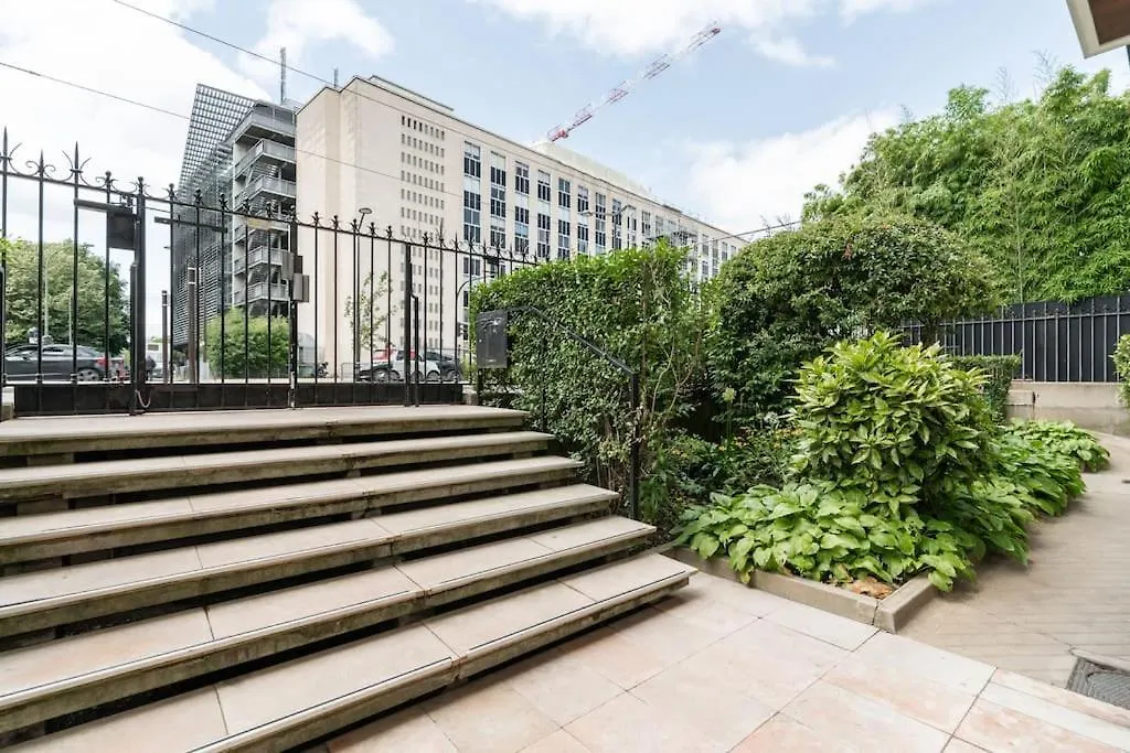 A Refined 2-Bedroom Close Avenue Foch Paris Apartment